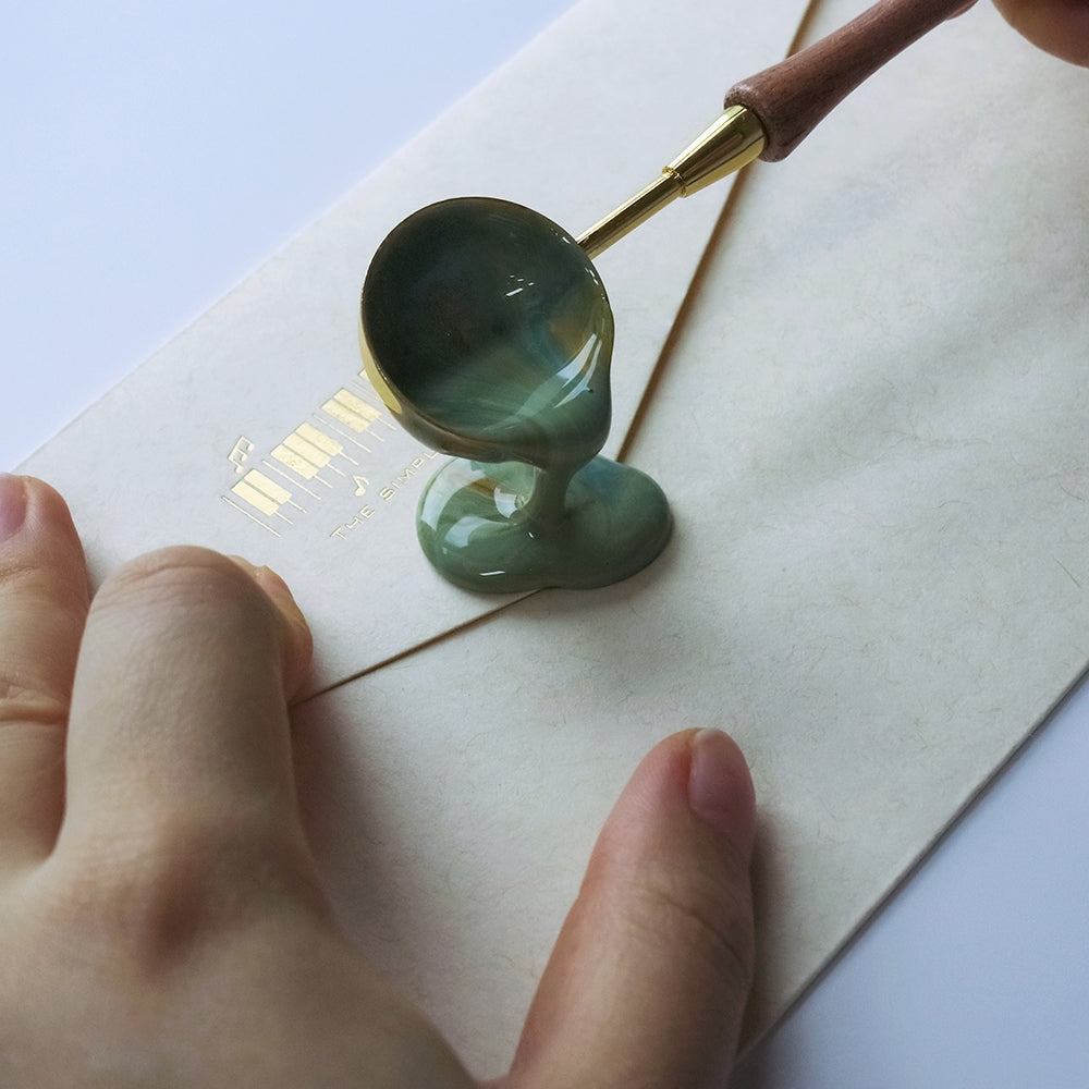 Use an electric sealing wax melting pot 2